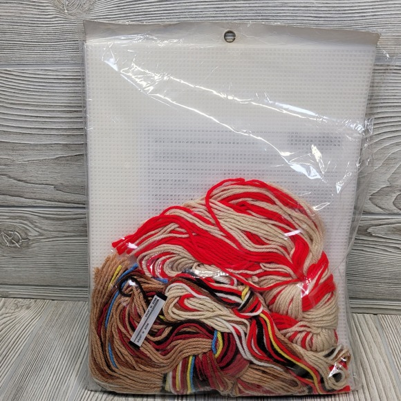 Bucilla Plastic Canvas Kit In The Dog House Tissue Cover Dispenser Puppy 6077 - Picture 3 of 3